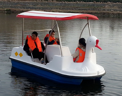 BF-C-4-Person-Swan-Paddle-Boat-for-Amusement-Park